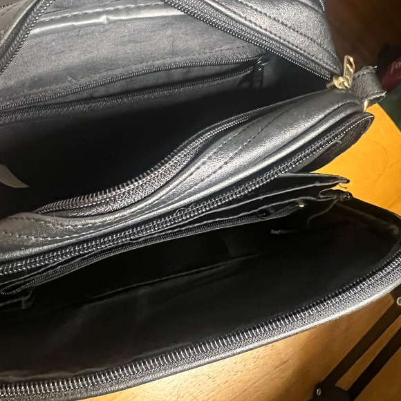 PINE MOUNTAIN Crossbody Organizer Black Weather Resistant - Picture 6 of 7